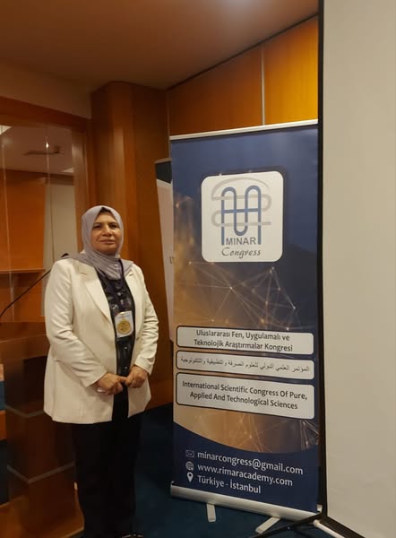 تكريم تدريسية في قسم علوم الحياة في كلية العلوم البنات بمؤتمر علمي دولي في تركيا1