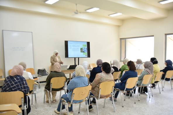 قسم علوم الحياة يقيم دورة علمية عن السموم الفطرية4