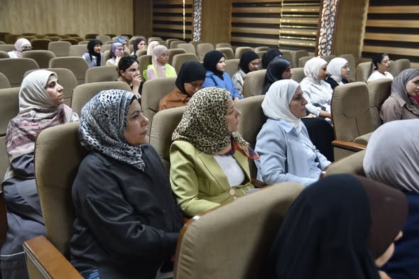 شعبة النشاطات الطلابية وحدة العمل التطوعي تنظم ندوة توعوية حول سرطان الثدي2