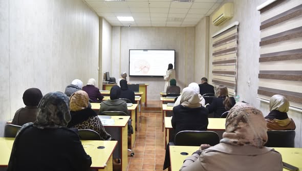 دورة تدريبية حول الطاقة والإشعاع الكهرومغناطيسي البشري تقيمها وحدة التعليم المستمر بالتعاون مع قسم الفيزياء2