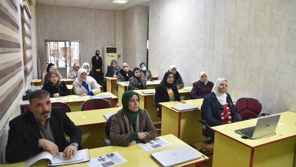 دورة تدريبية حول الطاقة والإشعاع الكهرومغناطيسي البشري تقيمها وحدة التعليم المستمر بالتعاون مع قسم الفيزياء3