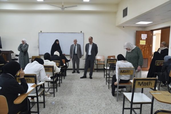 جولة تفقدية لامتحانات الفصل الدراسي الأول لطالبات المرحلة الأولى3