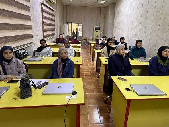 دورة تدريبية بعنوان فحص البصر تقيمها وحدة التعليم المستمر بالتعاون مع قسم الفيزياء12
